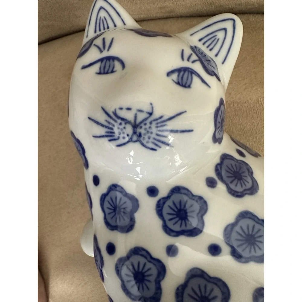 Seymour Mann Blue & White‎ Floral Cat Figurine Fine Porcelain 8
